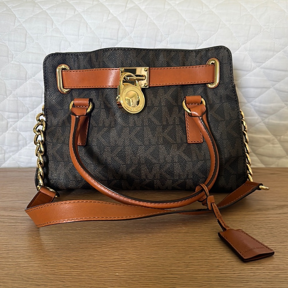 Micheal Kors purse